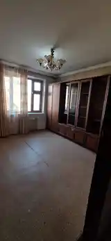 3-комн. квартира, 3 этаж, 70 м², Шарора-4