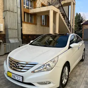 Hyundai Sonata, 2010