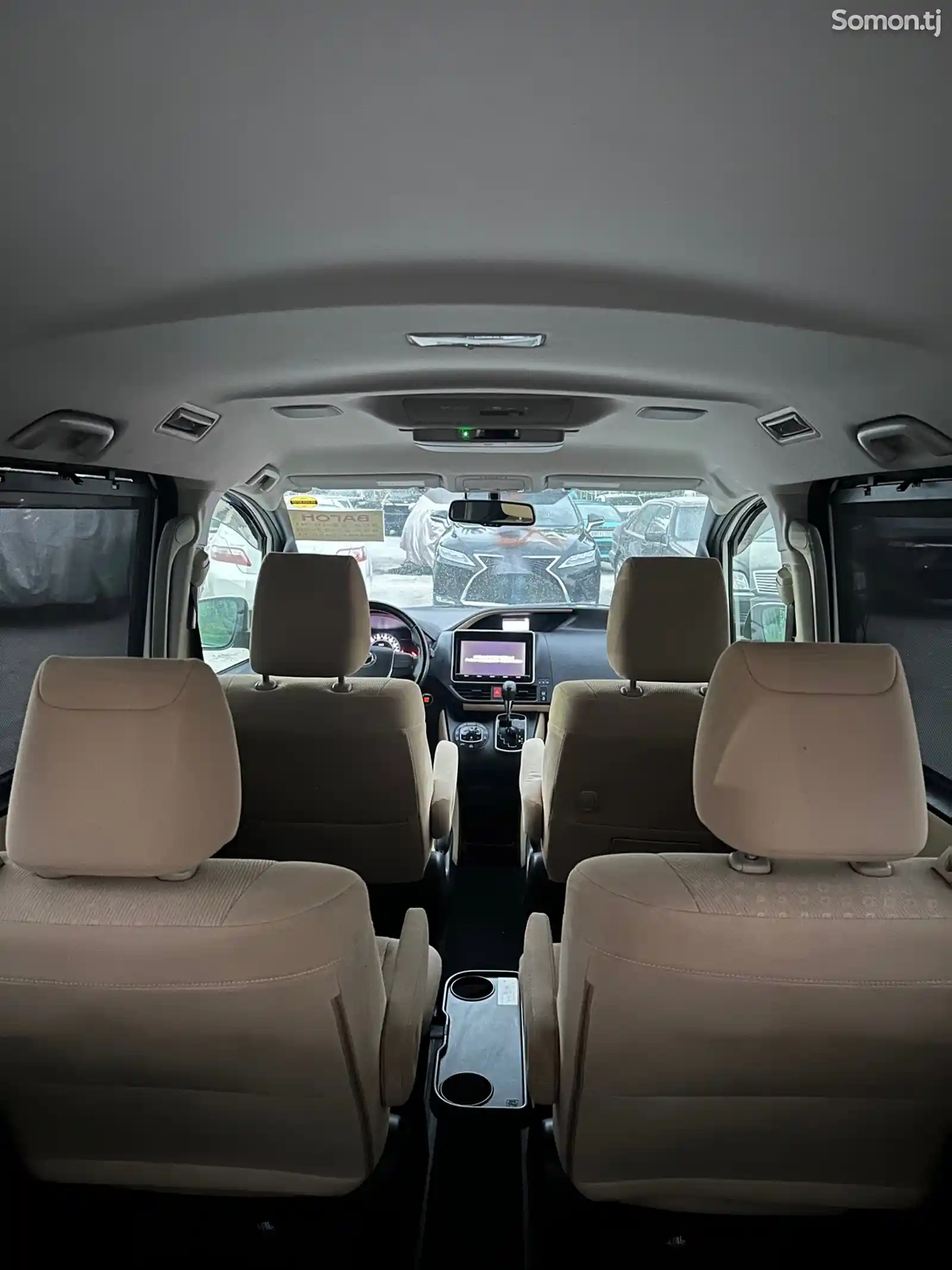 Toyota Noah, 2014-11