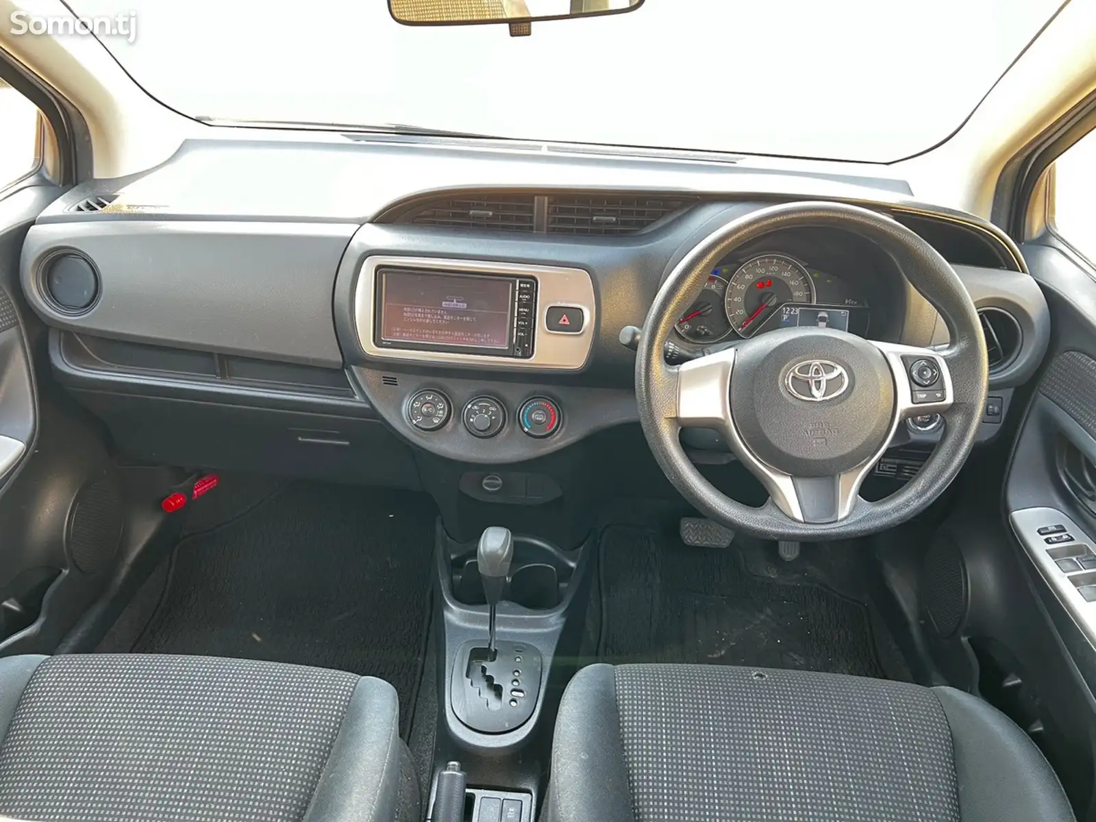 Toyota Vitz, 2014 на заказ-12