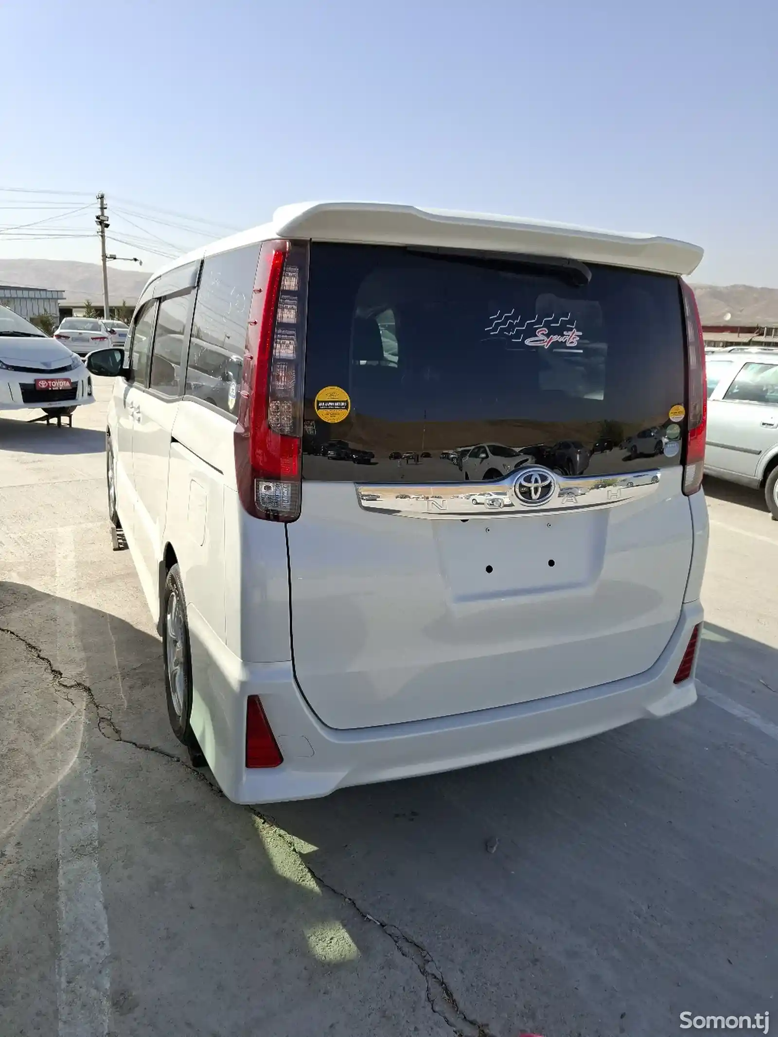 Toyota Voxy, 2014-3