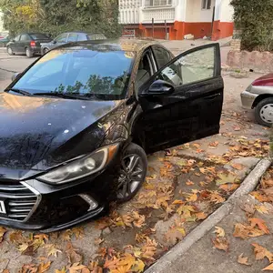 Hyundai Elantra, 2017