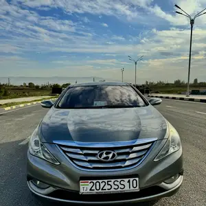 Hyundai Sonata, 2011