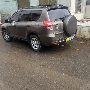 Toyota RAV 4, 2011