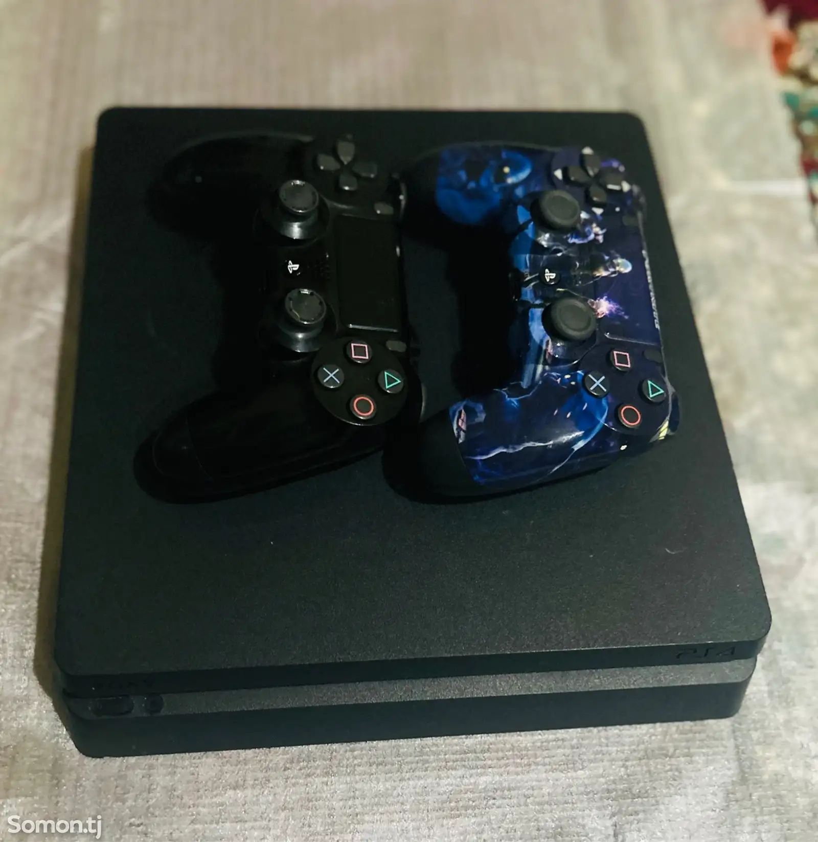 Игровая приставка Sony PlayStation 4 Slim-1