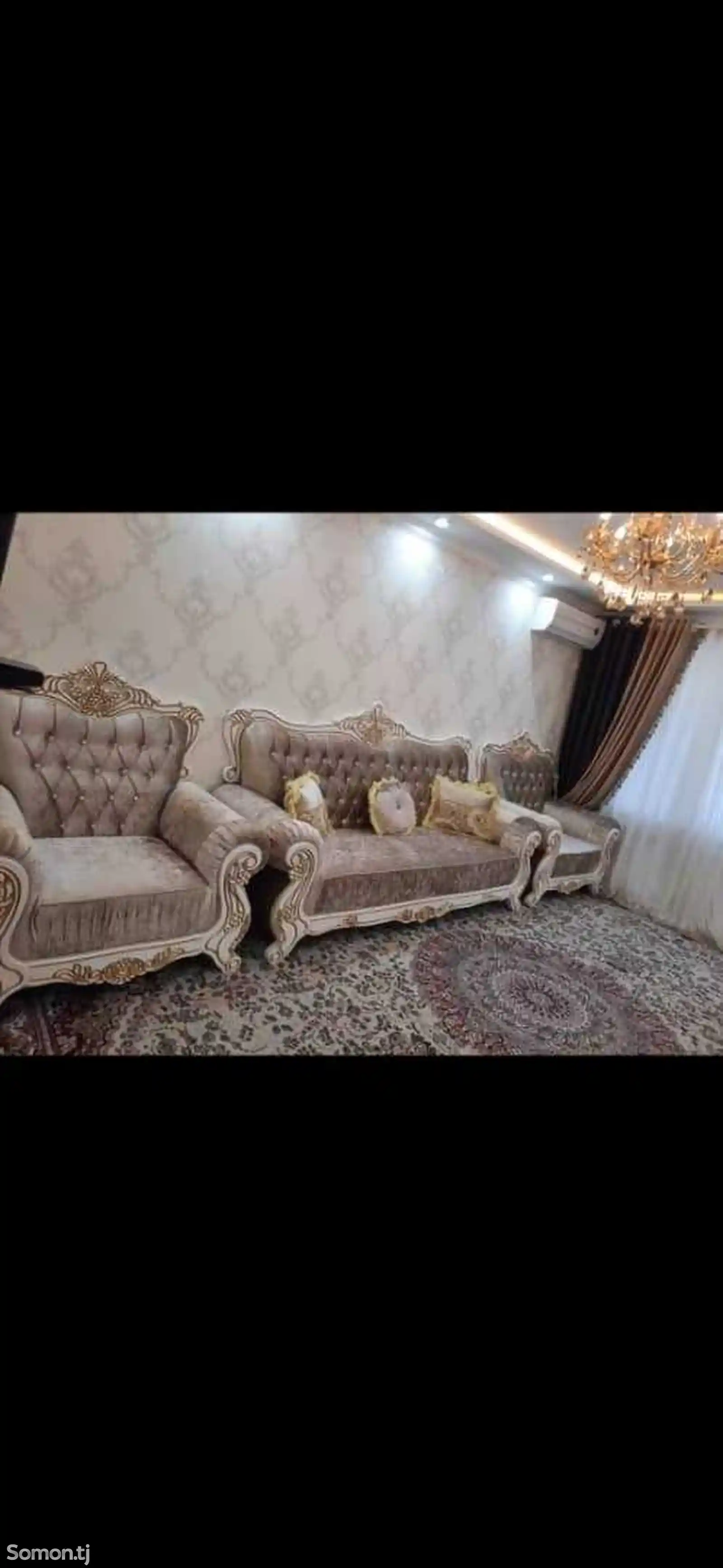 Королевский диван и кресла-1