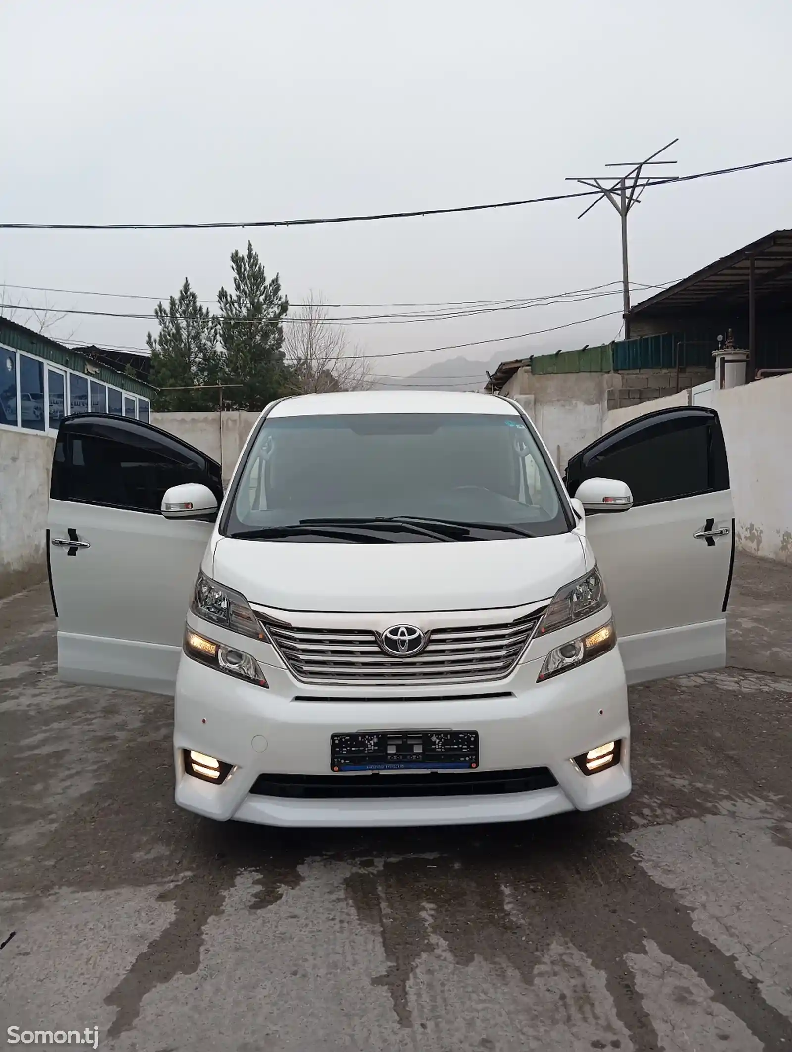 Toyota Vellfire, 2014-3