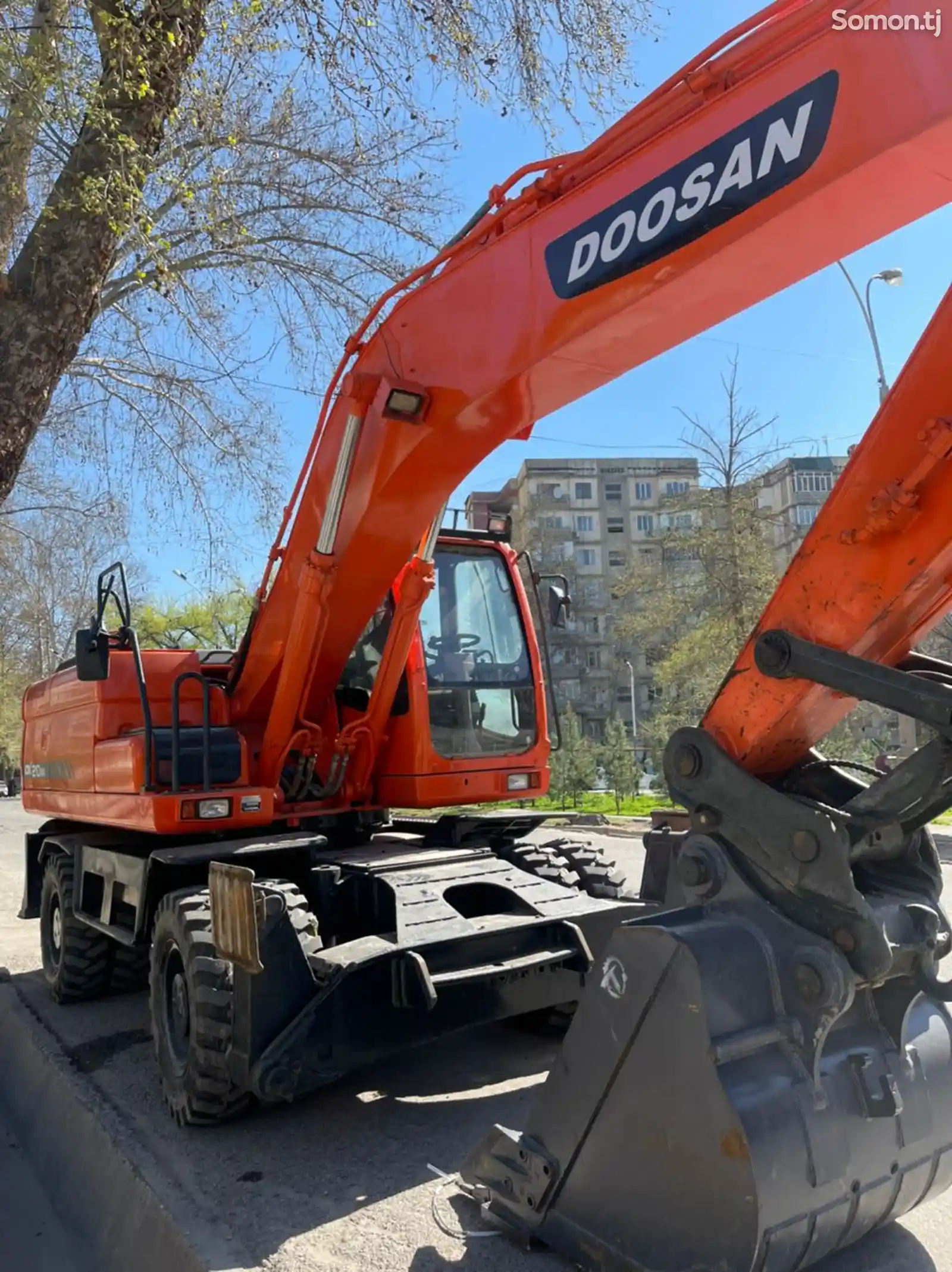 Экскаватор Doosan DX210W-3