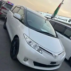 Toyota Estima, 2015