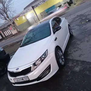 Kia K5, 2011