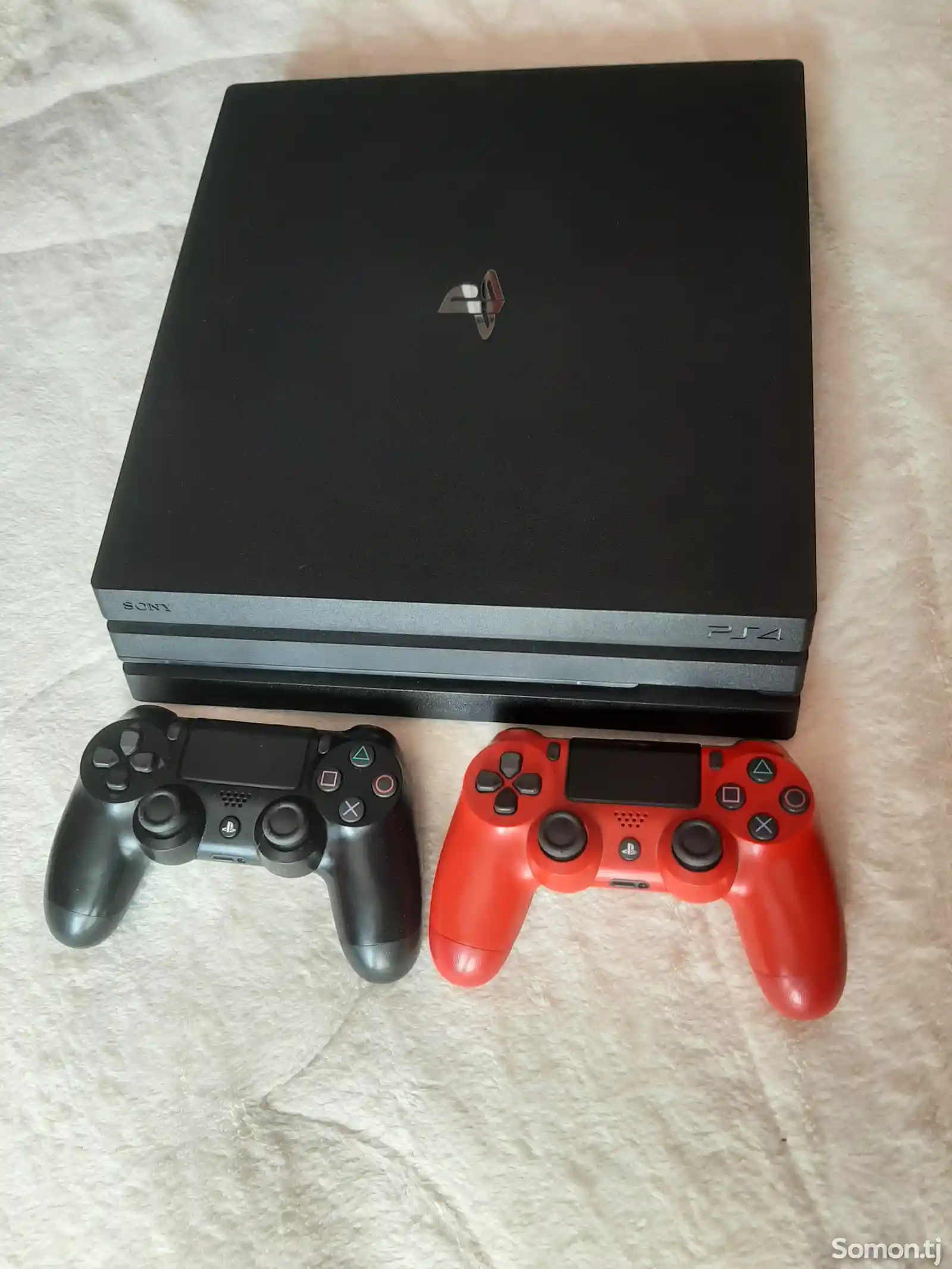 Игровая приставка Sony PlayStation 4 Pro-1