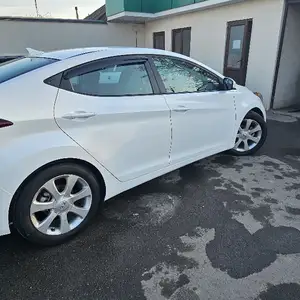 Hyundai Elantra, 2015