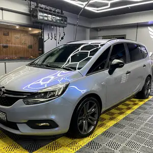 Opel Zafira, 2018