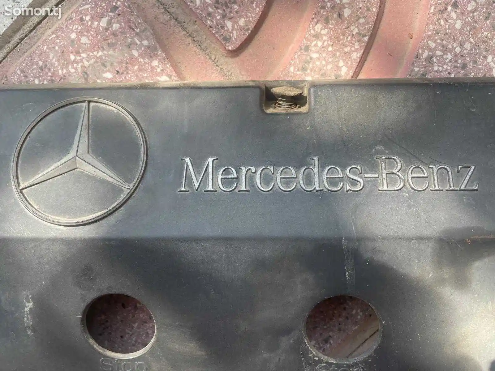 Крышка двигателя от Mercedes-Benz Atego-3