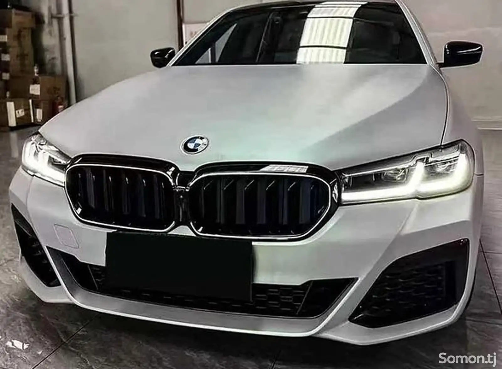 Решетка радиатора LED BMW 5 G30-1