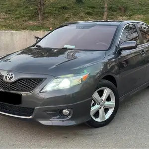 Toyota Camry, 2010