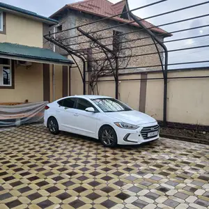 Hyundai Elantra, 2017