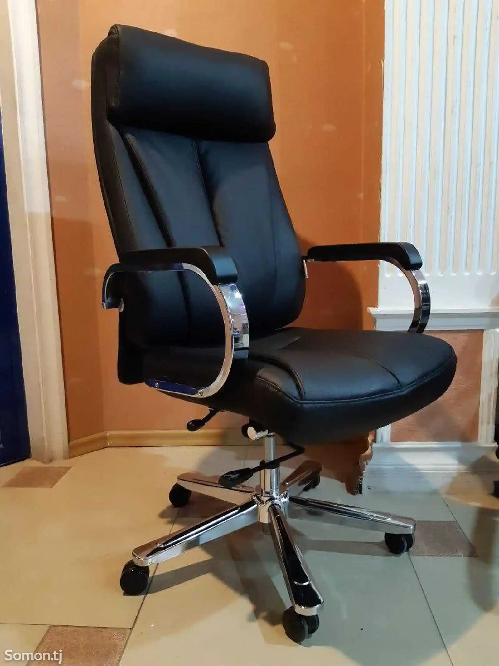 Руководительское кресло Just 6028A-1 Black-1