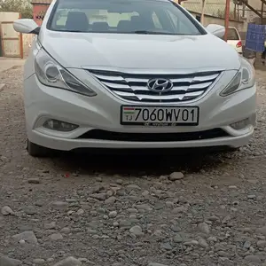 Hyundai Sonata, 2011