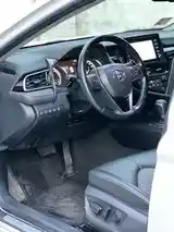 Toyota Camry, 2018-8