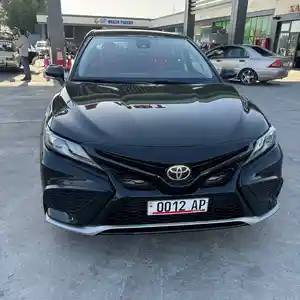 Toyota Camry, 2020