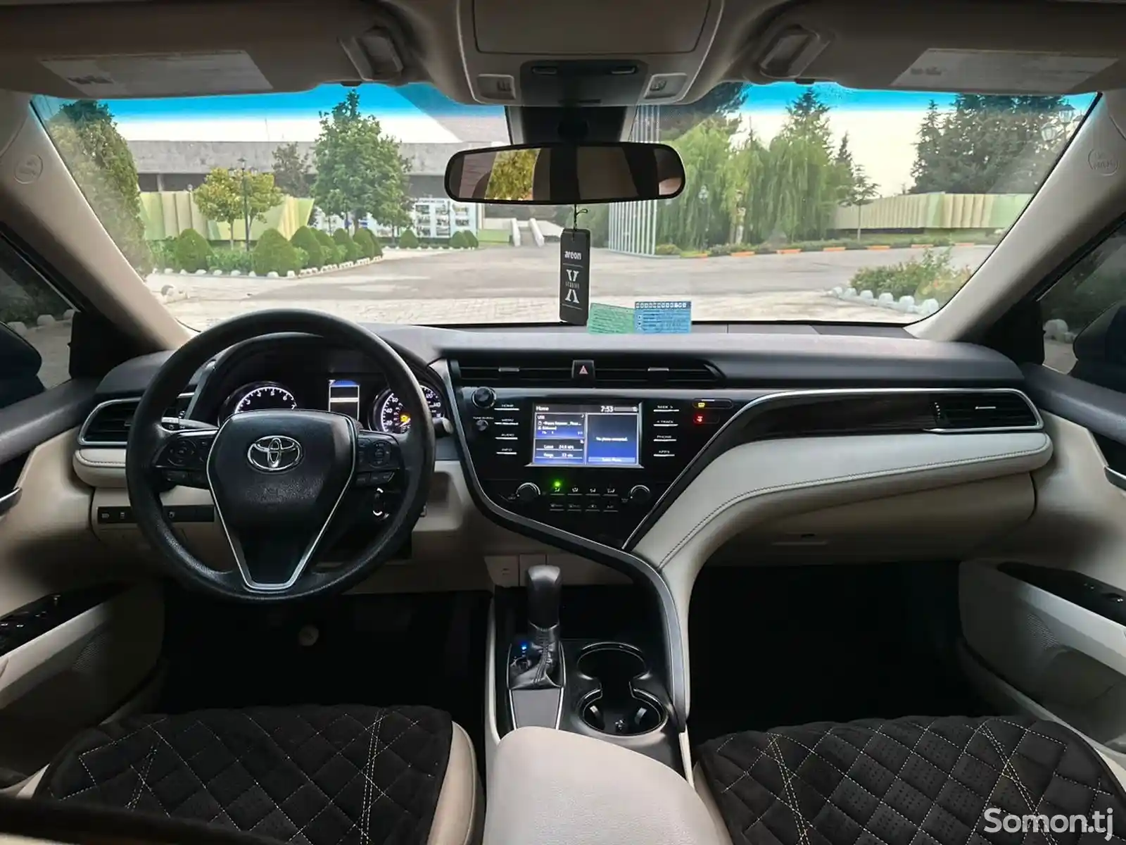 Toyota Camry, 2018-1