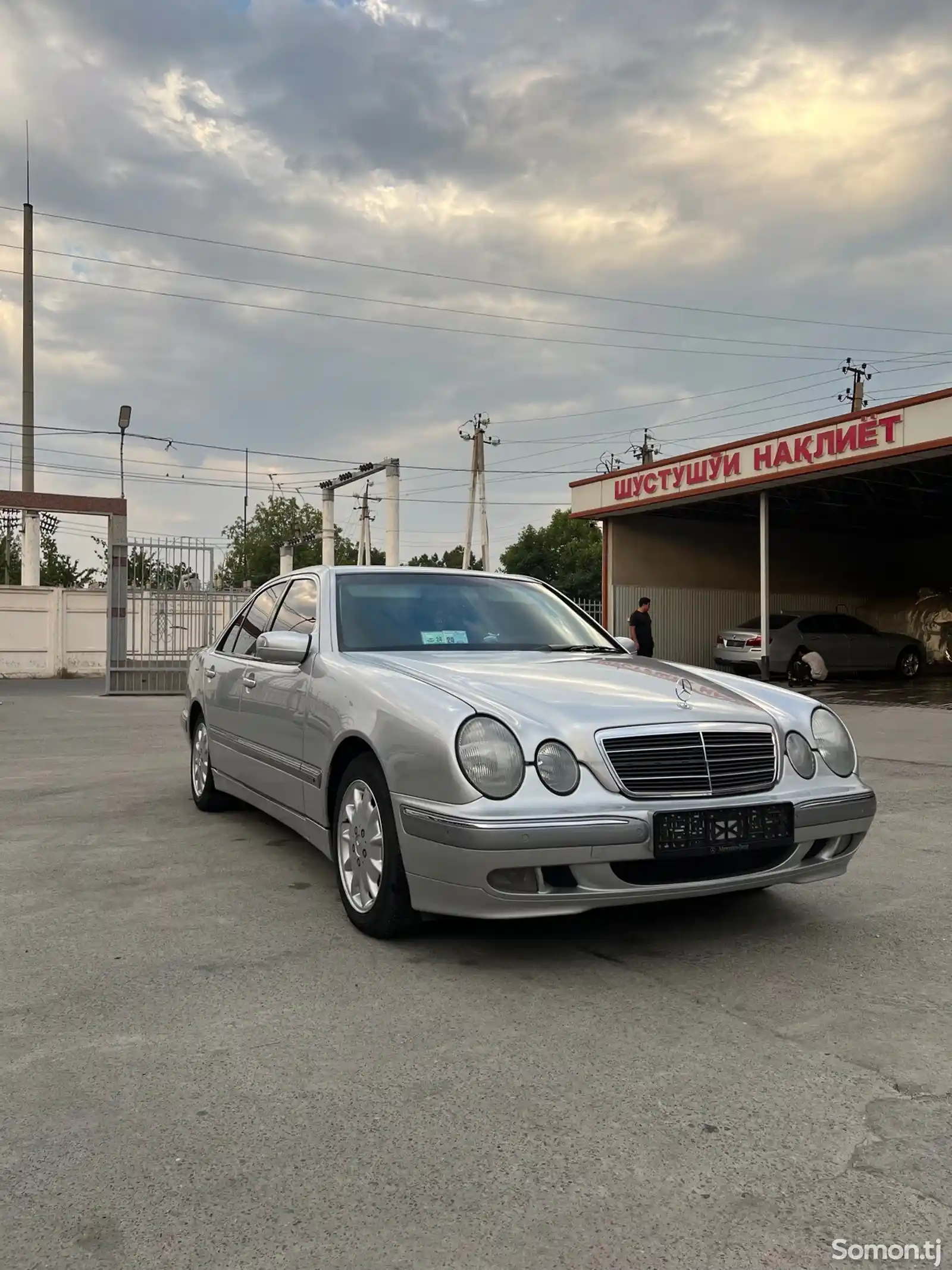 Mercedes-Benz E class, 2000-1