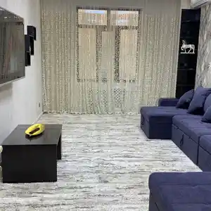 3-комн. квартира, 19 этаж, 90м², Дом печать, Пайкар