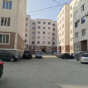 2-комн. квартира, Цокольный этаж, 65 м², 8 мкр