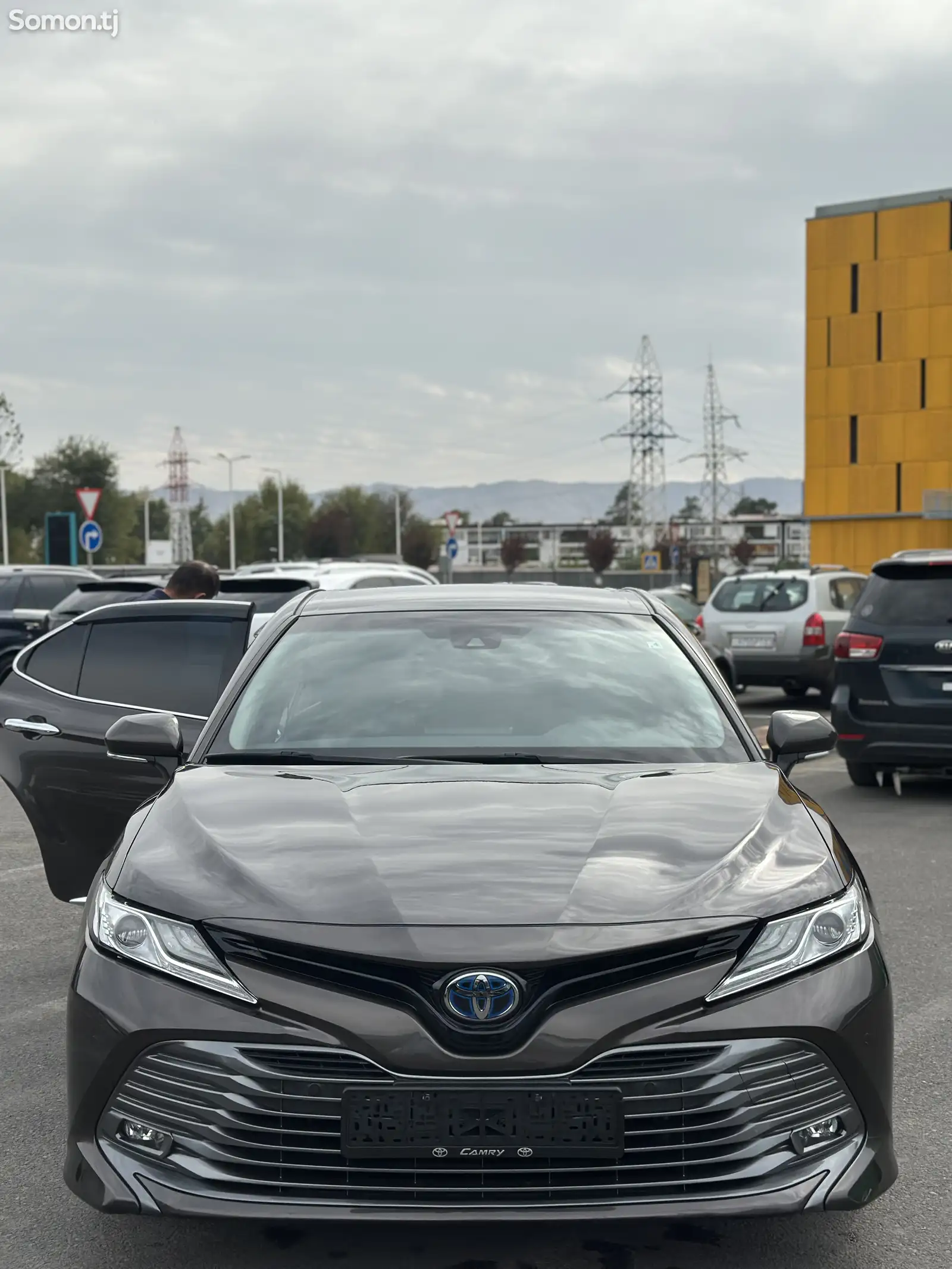 Toyota Camry, 2019-1