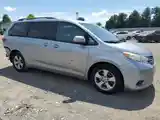 Toyota Sienna, 2016-12