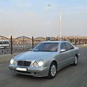 Mercedes-Benz E class, 2001