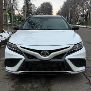 Toyota Camry, 2018