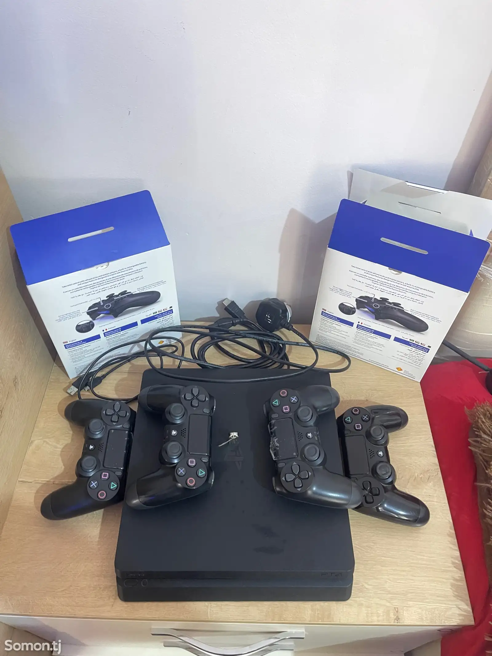 Игровая приставка Playstation 4 slim-1