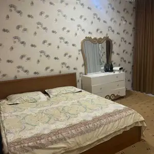 2-комн. квартира, 4 этаж, 80м², Цирк