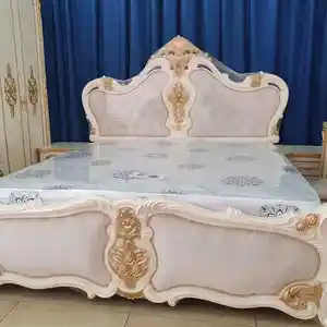 Королевская двуспальная кровать
