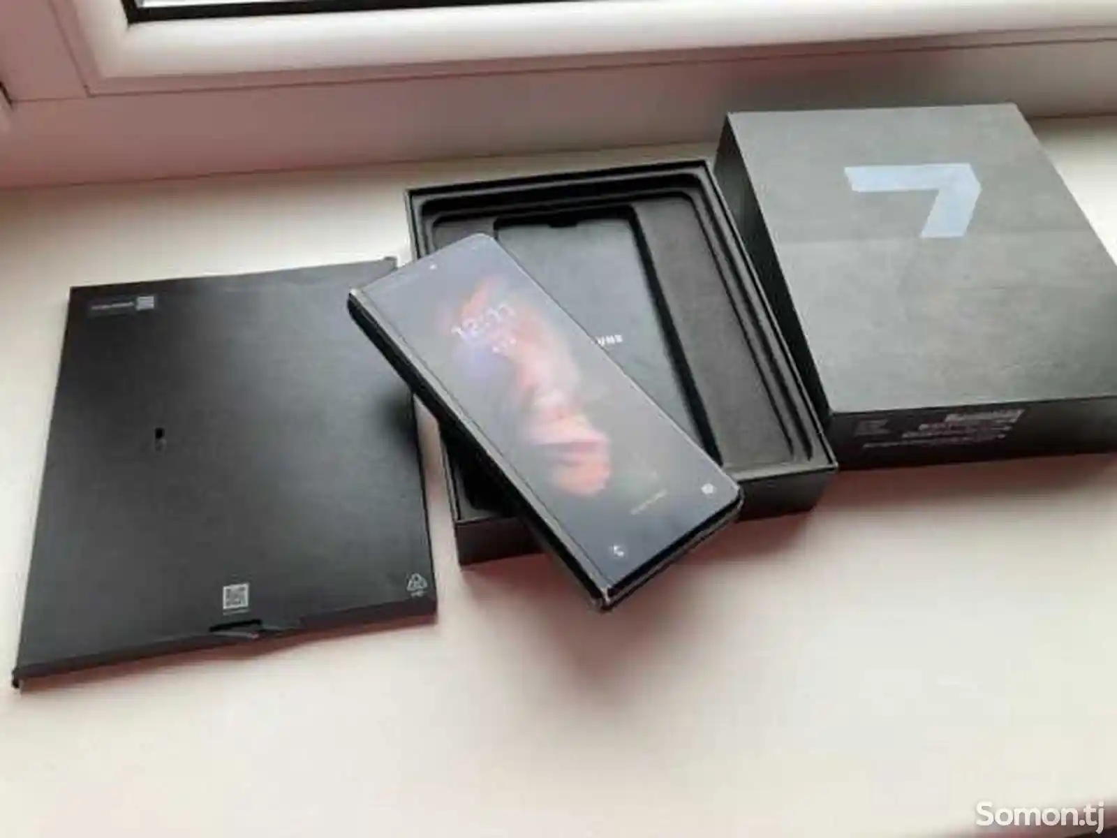Samsung Galaxy Z Fold 3 Black 256Gb-1