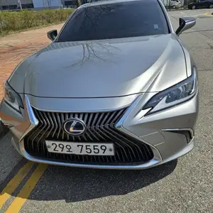 Lexus ES series, 2019