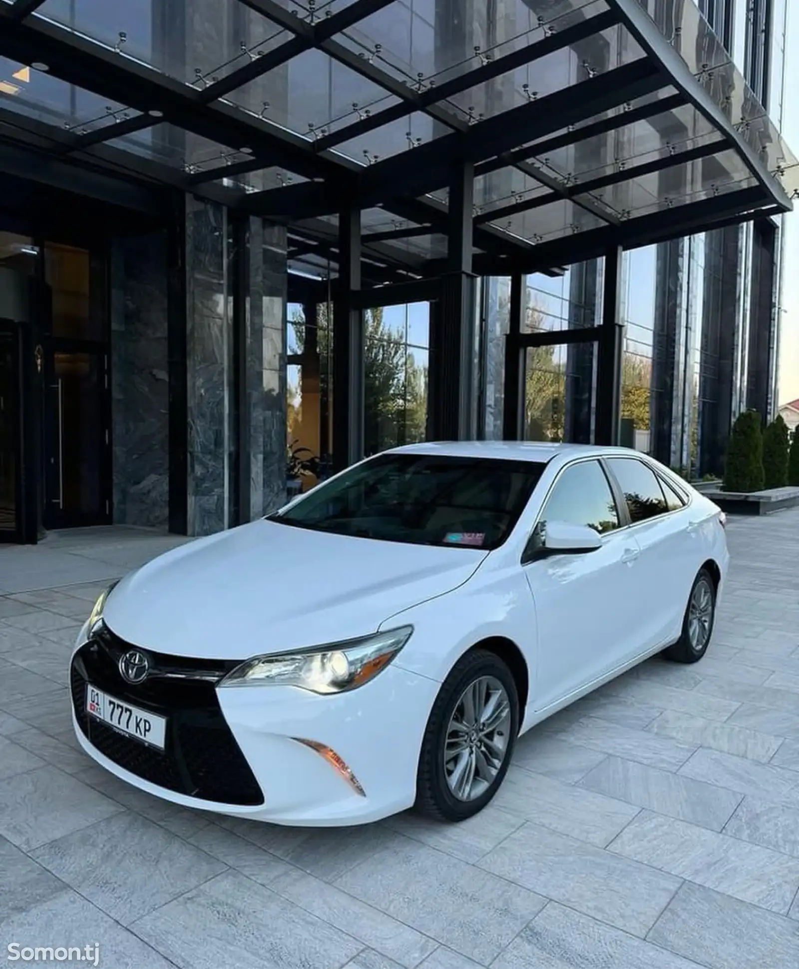 Toyota Camry, 2015-1