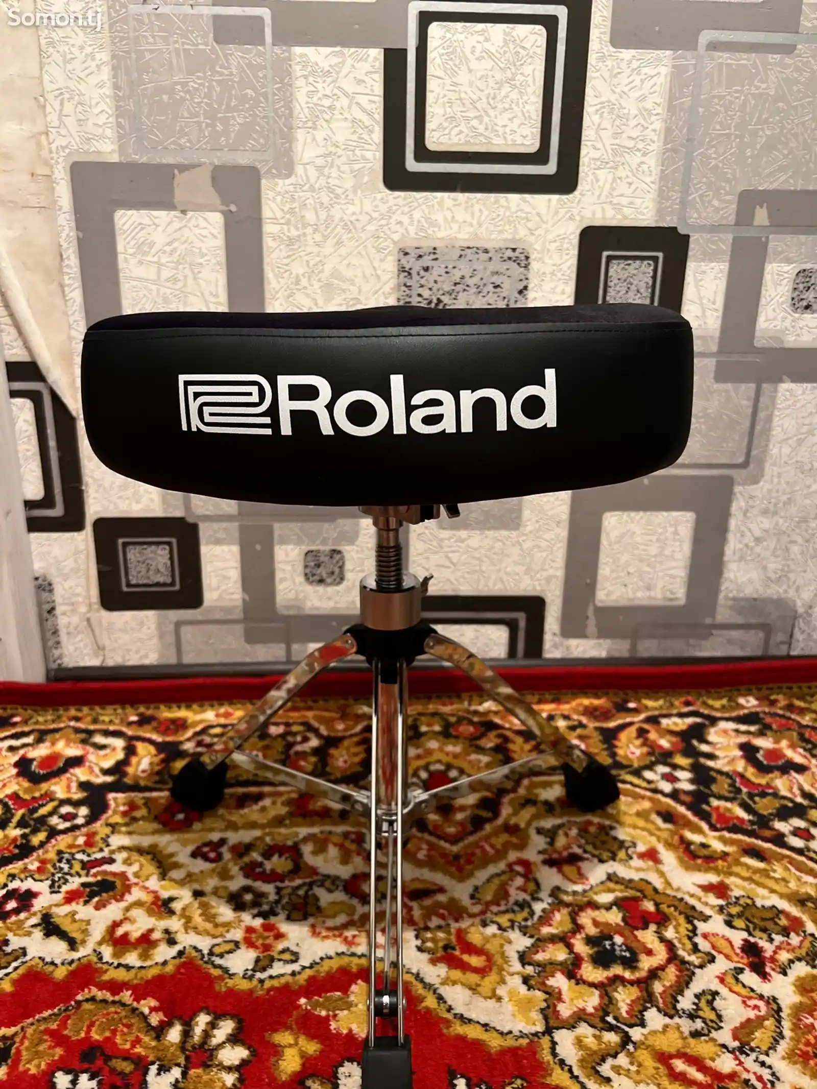 Стул для барабанщика Roland-1