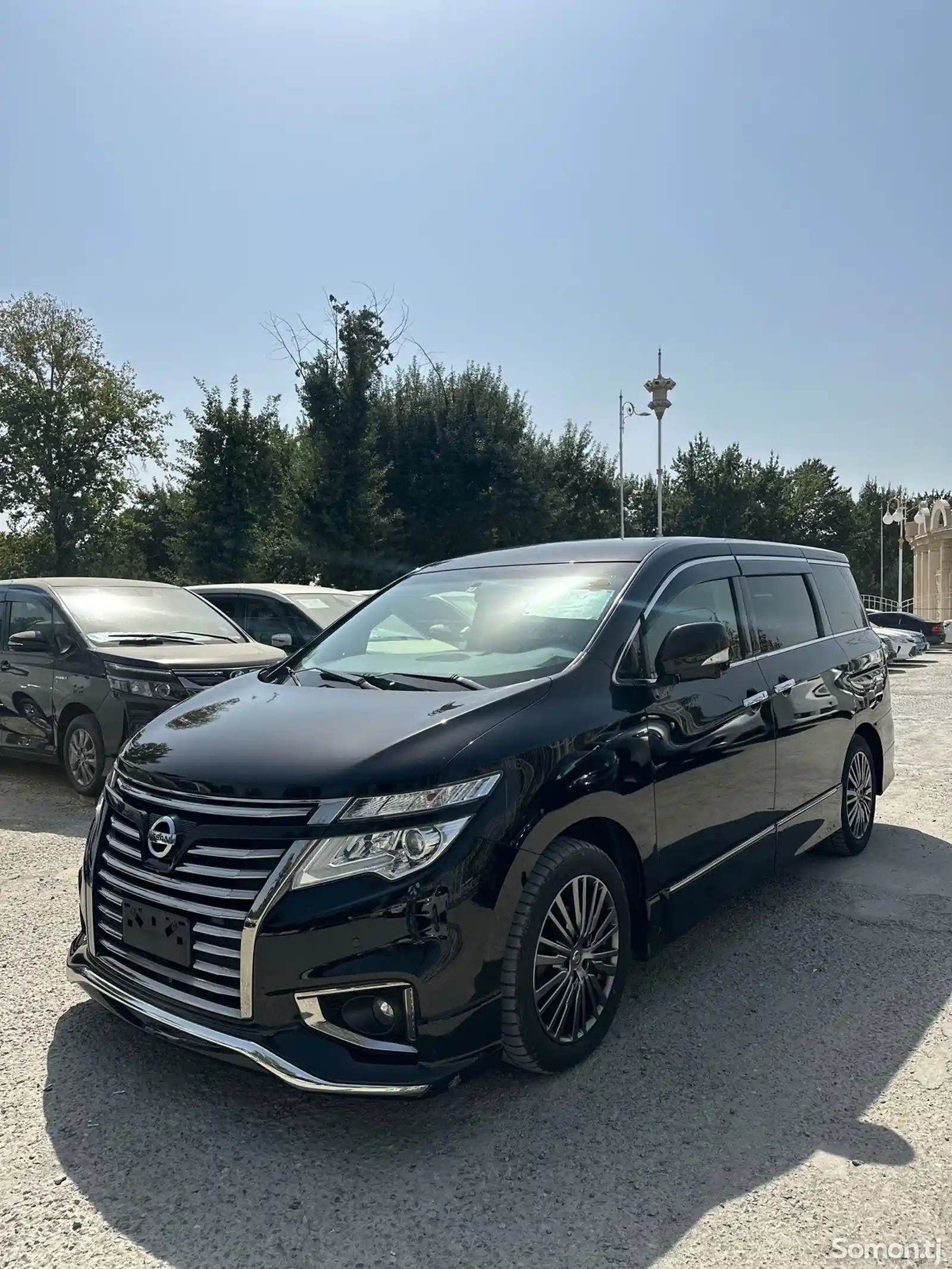 Nissan Elgrand, 2015-4