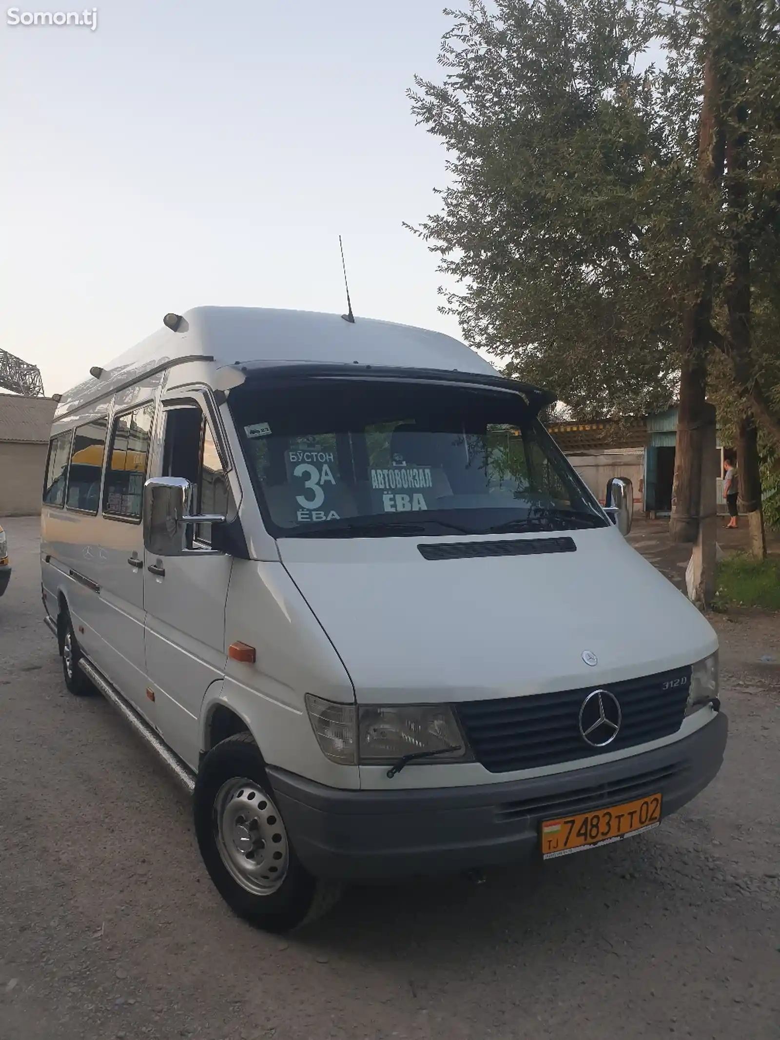 Mercedes benz sprinter-1