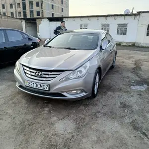 Hyundai Sonata, 2010