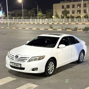 Toyota Camry, 2010