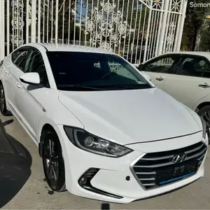 Hyundai Elantra, 2018