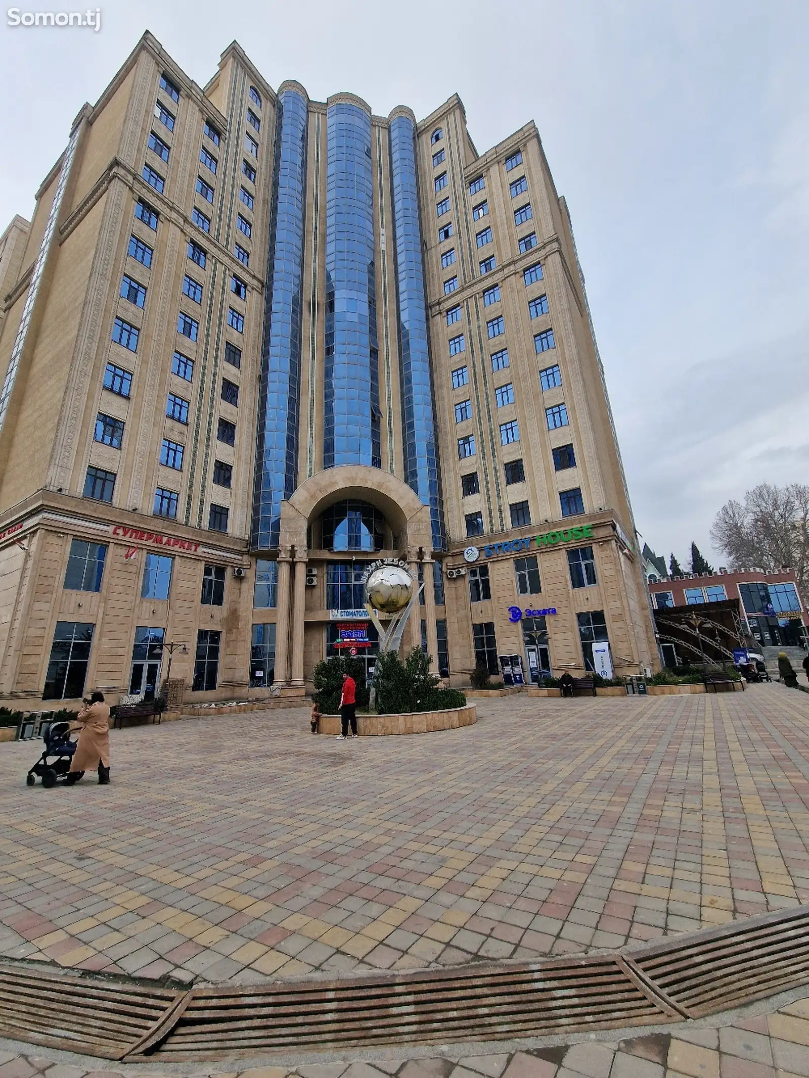 3-комн. квартира, 10 этаж, 129 м², поворот аэропорта-1