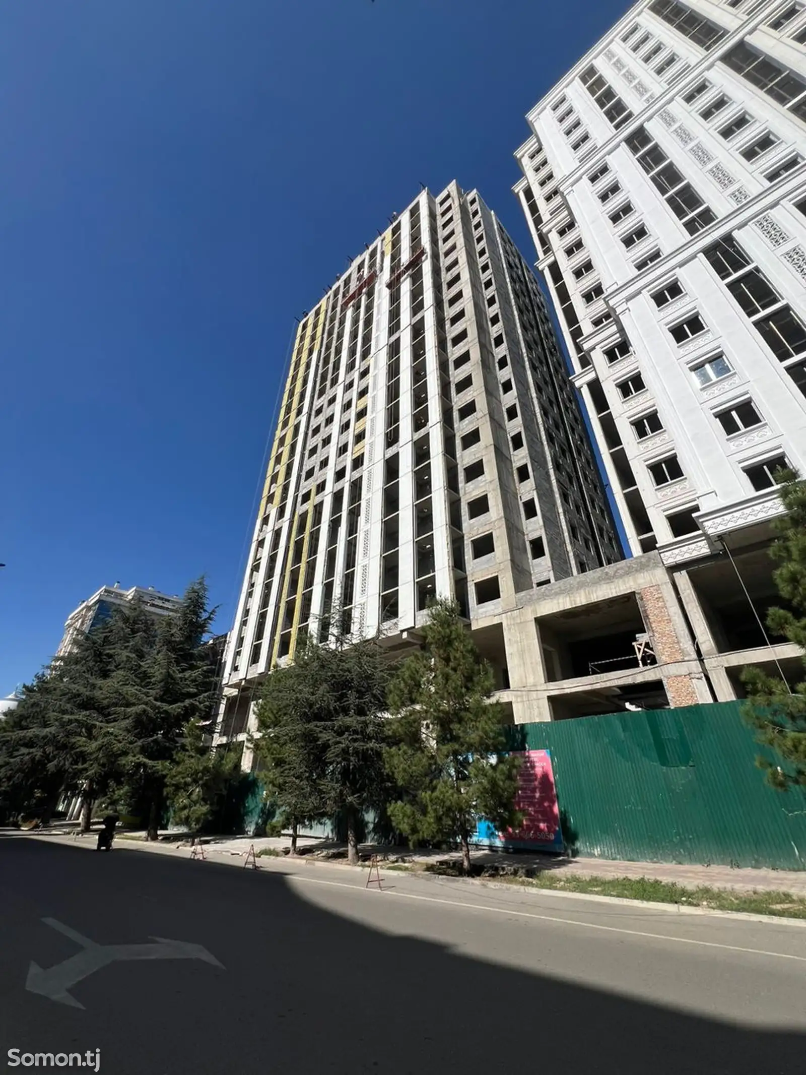 3-комн. квартира, 13 этаж, 133 м², Славянский Университет-1