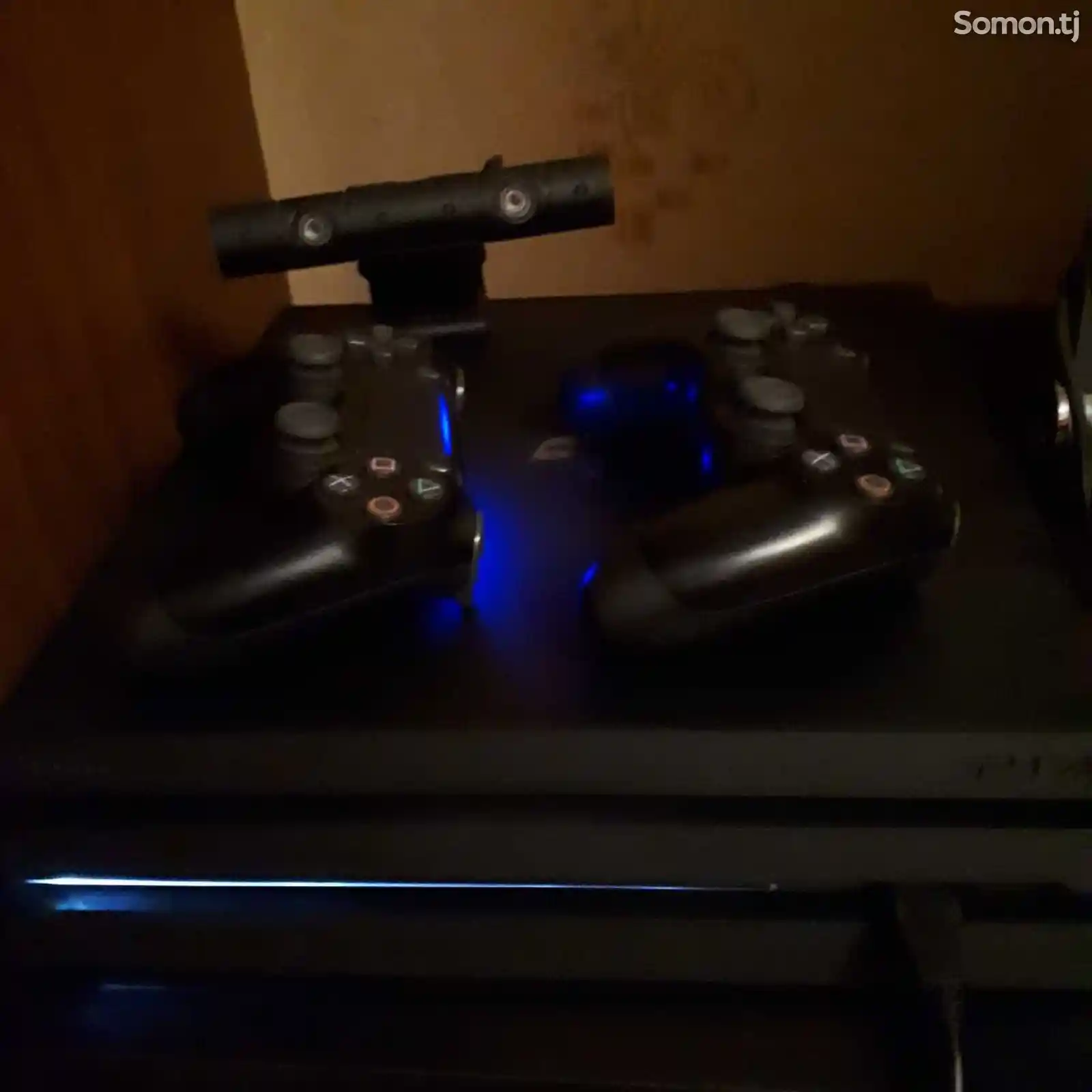 Игровая приставка Sony PlayStation 4 Pro 2tb и sony VR шлем aim contro-3
