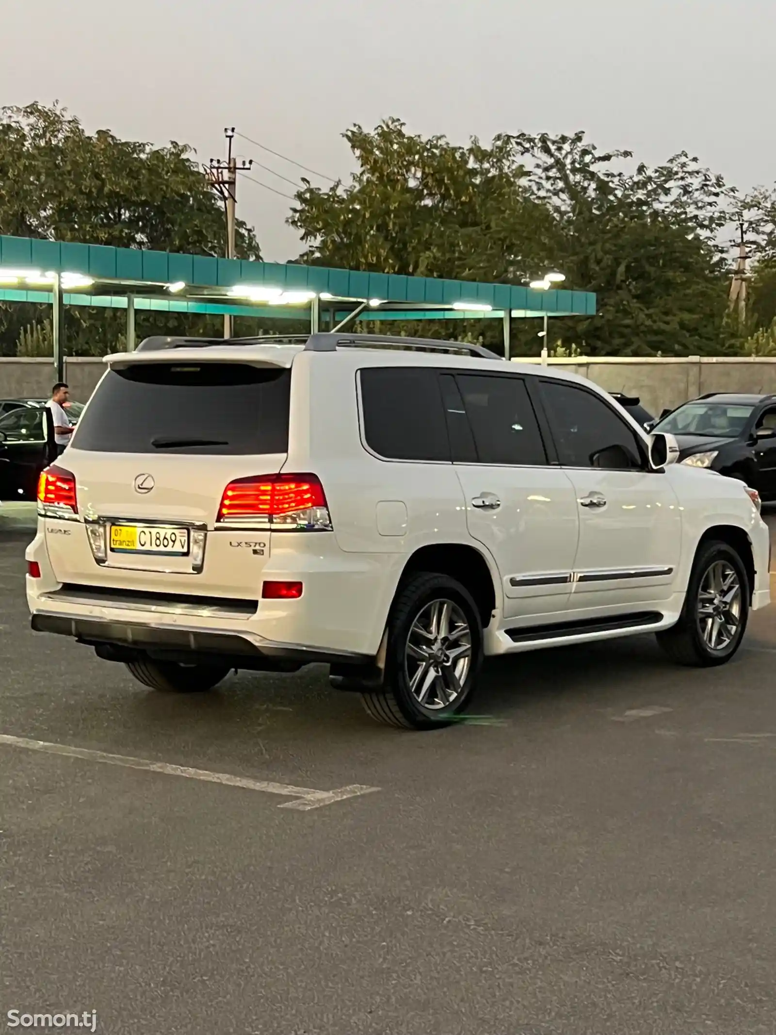 Lexus LX series, 2014-5