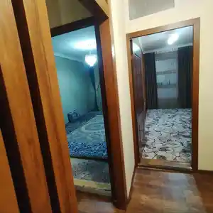 2-комн. квартира, 3 этаж, 42 м², н.Фирдавси ,бозорчаи Гравзавод